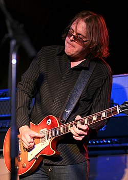 Joe Bonamassa, kezében egy Gibson Les Paul-lal 2007-ben