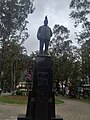 Estatua de Alberto Braune que até mesmo... uma pomba