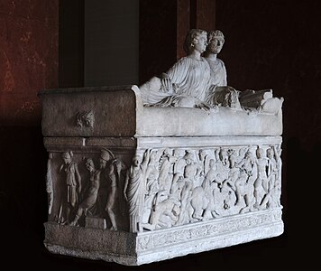 Vue d'ensemble du sarcophage.