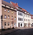 Wohnhaus in geschlossener Bebauung, mit Hintergebäude