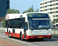 Oudere Schiphol Sternet huisstijl op een GVB bus.