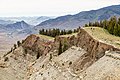 Wanderer auf dem Mount Everts, im Hintergrund das Tal des Gardner River