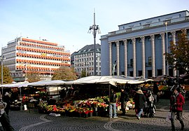 Hötorget 1937 och 2007 med Tempohuset och Konserthuset i bakgrunden.