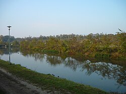 A 2005-ben mesterséges látványtóvá (Kána-tó) duzzasztott patak Kőérberekben