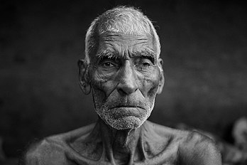 Khairdeen, também conhecido como Pritam, foi por mais de 70 anos o vigia da vila Jandali, distrito de Ludhiana, Panjabe, Índia. (definição 7 952 × 5 304)