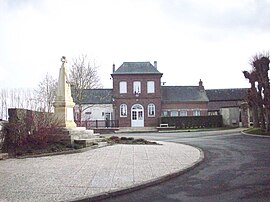 The town hall in Fresne-le-Plan