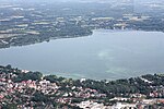 Luchtfoto van het meer (anno 2002)