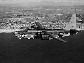 飛行するPB4Y-2 59602号機(1945年撮影)