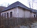 Clădirea abandonată a fostei școli