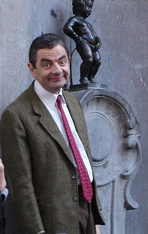 Rowan Atkinson and Manneken Pis in Brussels