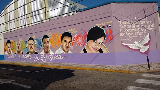 Mural en escuela primaria "Agustina Ramírez"