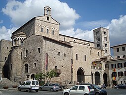 Vue d'ensemble cathédrale Santa-Maria d'Anagni.JPG