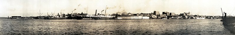A 1918 panorama of Wilmington's waterfront Waterfront - Wilmington, North Carolina.jpg