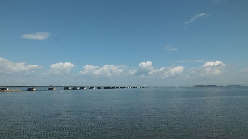 Мост через Амурский залив