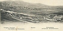 青岛汇泉湾北岸旧影，约1899至1900年，左上方远处为会前村，右上方远处可见伊尔蒂斯兵营，右下角近处为总督副官住宅