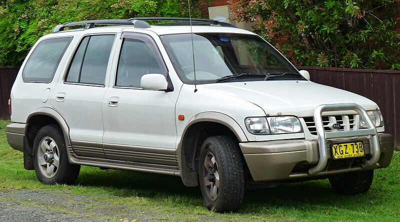 파일:2001 Kia Sportage (NB-7 MY01) wagon (2011-11-18) 01.jpg