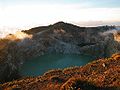 克里穆圖火山的火口湖。