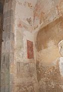 Tracce di affreschi nella navata minore