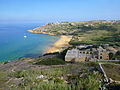 Ausblick am Ausgang der „Kalypso-Grotte“ auf die Ramla Bay