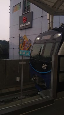 Файл: Стеклоочиститель поезда MRT Jakarta .webm
