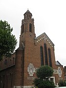 Entrée de l'église du Sacré-Cœur du Sart.