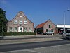 Met klokgevel en ingangsomlijsting uitgevoerde Boerderij Vredebest