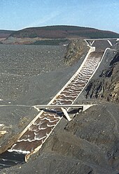 Spillway on Llyn Brianne dam, Wales, soon after first fill Llyn Brianne spillway.jpg