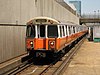 Поезд Orange Line входит в Ruggles.jpg