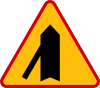 A-6e "entry of the one-way road from the left" Drivers on the side road have to yield [3]