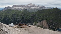 マルモラーダから見たセッラ山群