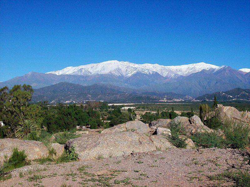 Archivo:Sierras de Famatina Chilecito.jpg