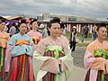 平成京天平祭中穿著奈良时代服装的女性，穿戴披帛