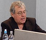 Terry Jones (foto 2007), regissör och "kung Arnulf av Atlantis".