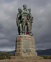 Памятник коммандос в деревне Спин-Бридж (Шотландия)