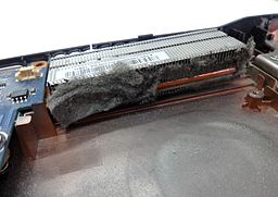 Toshiba - czyszczenie laptopa