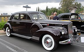 Packard 180 LeBaron Sport Brougham (1941)