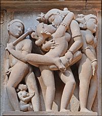 2 Erotic Kama statues of Khajuraho Hindu Temple de Lakshmana Khajuraho India 2013.jpg