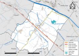 Carte en couleur présentant le réseau hydrographique de la commune