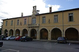 The town hall in Aignan
