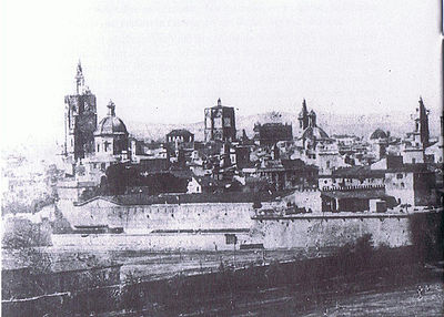 Ciudadela de Valencia en una imagen del siglo XIX antes de la demolición de las murallas de la ciudad en el citado siglo.