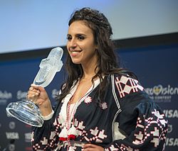 Jamala a 2016-os Eurovíziós Dalfesztiválon Stockholmban, a nyertesek sajtótájékoztatóján