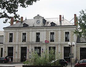 Façade du bâtiment voyageurs de la gare de Cahors.