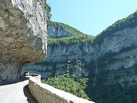 RD 531 longeant les gorges.