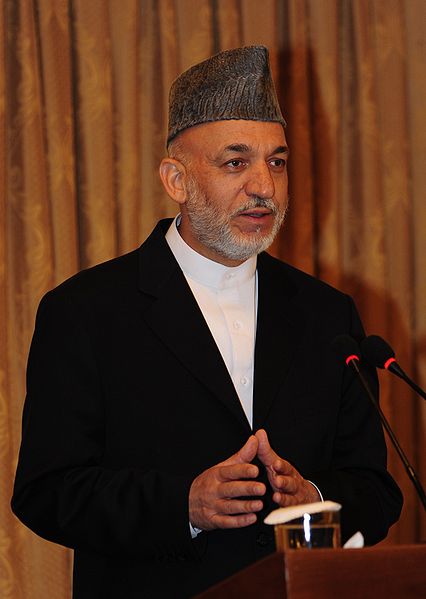 http://upload.wikimedia.org/wikipedia/commons/thumb/7/71/Hamid_Karzai_in_August_2009_cropped.jpg/426px-Hamid_Karzai_in_August_2009_cropped.jpg