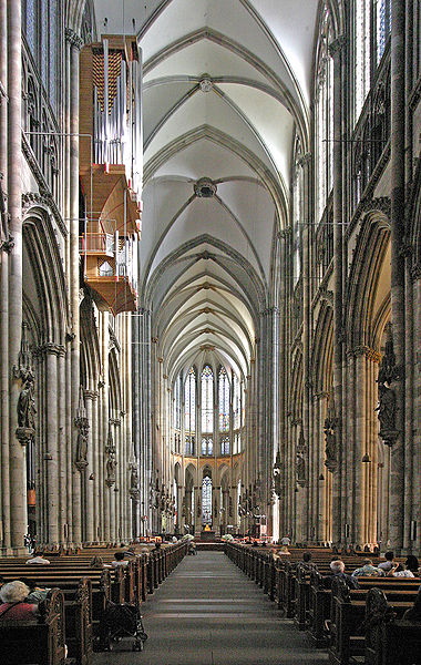 File:Koelner Dom Innenraum.jpg