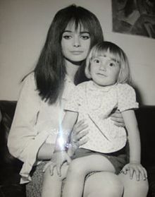 ماریسا سولیناس با پسرش دیوید (۱۹۶۷)