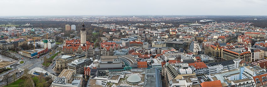 Blick vom City-Hochhaus auf den westlichen Teil des Stadtbezirks Mitte