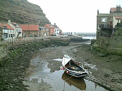 Staithes low water river.JPG