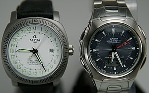 English: The watch on the left has a mechanica...