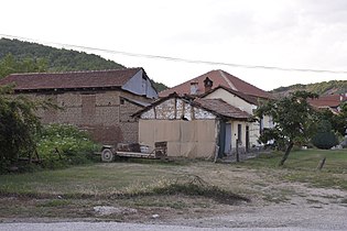 Плевни во источниот дел на селото